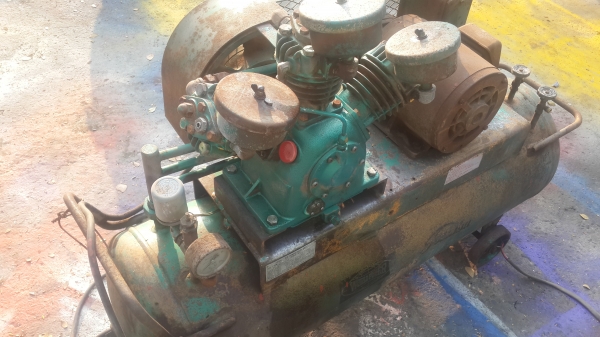 ปั้มลม  TOSHIBA 3 แรง 3 หัว ถัง 105 ลิตร