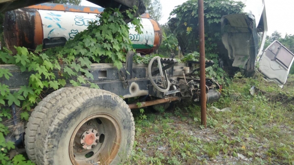 (ขายซาก)10ล้อ2เพลาดั้มเรือ.FN527M-TD4XXX..คัสซีสวย ช่วงล่างสวย หัวต้องเก็บงานบ้าง เครื่อง เกียร์ไม่มี ,เอกสารชุดจดทะเบียน...