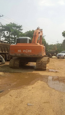 แมคโคร EX200-2