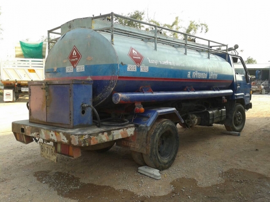 ขายรถบรรทุกน้ำมัน 6 ล้อ TOYOTA 115 แรงม้า ถัง 6,000 ลิตร 3 ห้อง มิเตอร์+หัวจ่าย ทะเบียนพร้อมโอนครับ