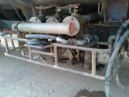 ขายรถบรรทุกน้ำมัน 6 ล้อ TOYOTA 115 แรงม้า ถัง 6,000 ลิตร 3 ห้อง มิเตอร์+หัวจ่าย ทะเบียนพร้อมโอนครับ