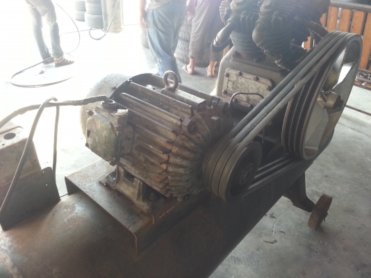 ขายปั้มลมญี่ปุ่น ฟูจิ ถังใหญ่ 500 ลิตร พร้อมใช้สีเดิม ทดลองได้