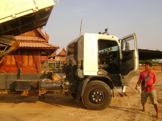 แมก้า 260 แรง พร้อม พ่วง รถปี 48   ราคา  1,930,000  บาท