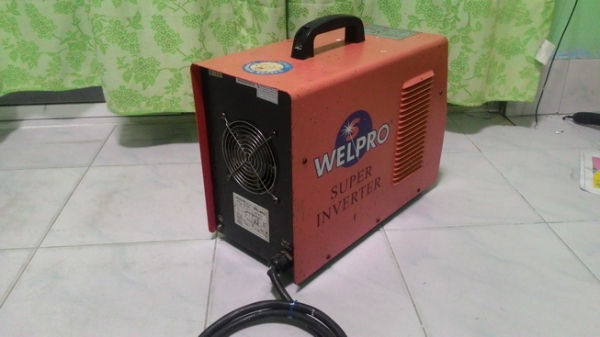 เครื่องเชื่อมไฟฟ้าอินเวอร์เตอร์  welpro ขนาด 200 แอมป์ สภาพดีอุปกรณ์ครบ พร้อมใช้งานครับ