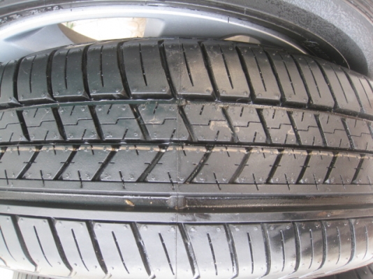 ขายล้อแม็กป้ายแดงถอดศูนย์ Nissan march mc 15" สนใจติดต่อเล็กคลองสามครับ 081-3747940