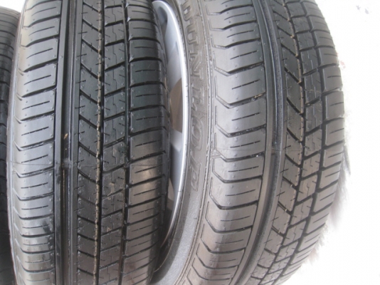 ขายล้อแม็กป้ายแดงถอดศูนย์ Nissan march mc 15" สนใจติดต่อเล็กคลองสามครับ 081-3747940