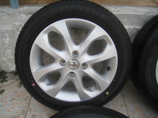 ขายล้อแม็กป้ายแดงถอดศูนย์ Nissan march mc 15" สนใจติดต่อเล็กคลองสามครับ 081-3747940