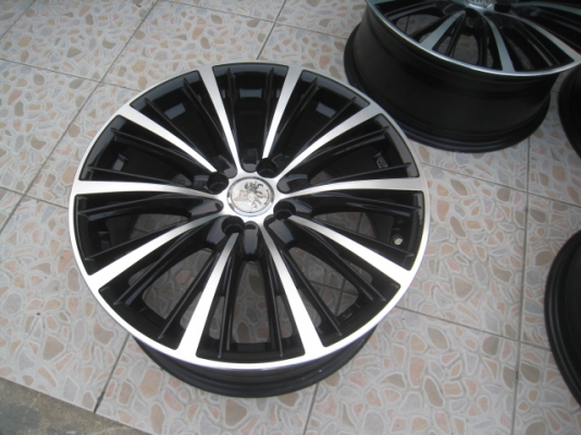 ขายล้อแม็กมือสอง Kranzi 17"  สนใจติดต่อเล็กคลองสามครับ 081-3747940