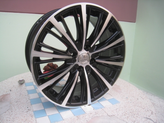 ขายล้อแม็กมือสอง Kranzi 17"  สนใจติดต่อเล็กคลองสามครับ 081-3747940