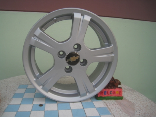ขายล้อแม็ก Chev aveo 15" สนใจติดต่อเล็กคลองสามครับ 081-3747940
