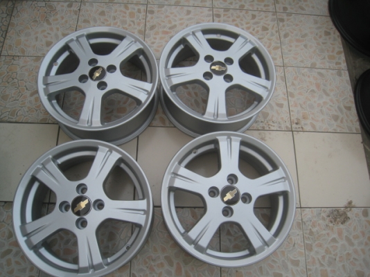 ขายล้อแม็ก Chev aveo 15" สนใจติดต่อเล็กคลองสามครับ 081-3747940
