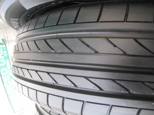 ขายยางป้ายแดง Yokohama bluearth e50 175/65r15 สนใจติดต่อเล็กคลองสามครับ 081-3747940