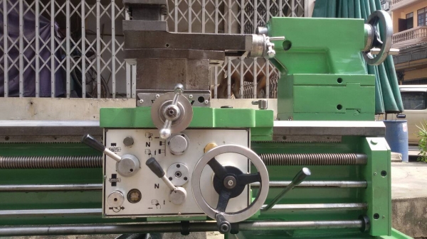 เครื่องกลึงTAKANG10ฟุต