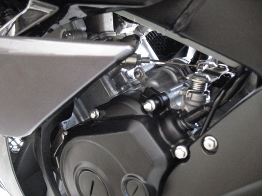 R15ใหม่ป้ายแดง