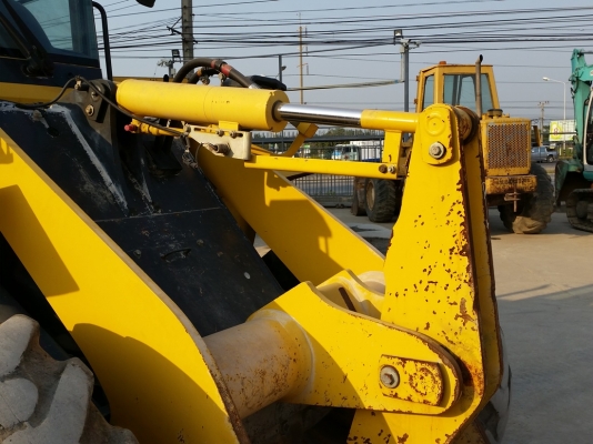 พึ่งมาถึงจากญี่ปุ่นใหม่ !! รถตักล้อยาง WA100-5 ยี่ห้อ KOMATSU นำเข้าจากญี่ปุ่นแท้ 100\% สภาพสวย ไม่เคยใช้งานในไทย