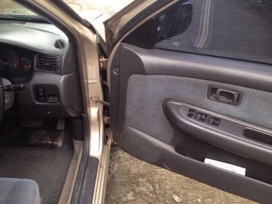 รถคันนี้ ปี 98 เกียร์ออโต้ ราคาสด 33,000.- บาท สภาพเครื่องดีใช้ได้สองระบบ ติดแก๊สเรียบร้อย แอร์เย็น ต่อภาษี พรบ ได้ตลอด สนใจติดต่อ นายกัน เชียงใหม่ 093-9319456