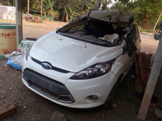 ฟรอดเฟียดต้า 5 ประตู ตัวท๊อปเเยกขายเป็นอะไหลหรือตัดท้ายเเละตัดท่อนหน้าเครื่องเกียรอุปกรณ์บอดี้ทั้งหมด