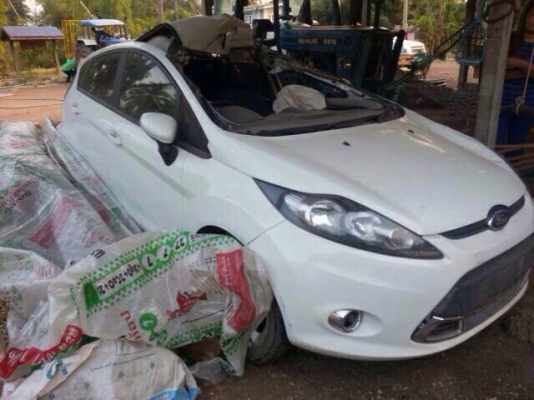 ฟรอดเฟียดต้า 5 ประตู ตัวท๊อปเเยกขายเป็นอะไหลหรือตัดท้ายเเละตัดท่อนหน้าเครื่องเกียรอุปกรณ์บอดี้ทั้งหมด