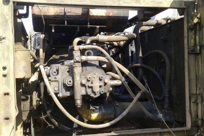 KOMATSU PC 200-6 เครื่องเดิมๆปั๊มเดิมทำงานได้ดีครับ ภายในเก๋งหน้าจอครบ ไฟฟ้าตัดกล่องยังอยู่ ภายนอกบอดี้สวยเดิมๆดีบูมอาร์มไม่มีปะไม่มีดาม ช่วงล่างเอวโซ่บูทสป๊อกเก็ทโดยรวมประมาณ 60\% ครับยังใช้งานได้ดี เอกสารเล่มทะเบียนครบ ราคาต่อรองได้ครับ