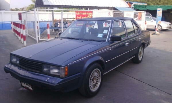 โคโลน่า ปี85 ค1.8 ติดแก๊ส บางเดิม พร้อมใช้