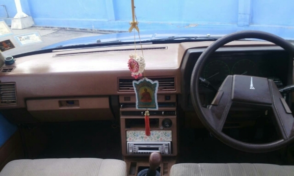 โคโลน่า ปี85 ค1.8 ติดแก๊ส บางเดิม พร้อมใช้