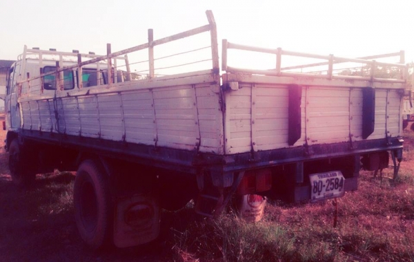 ***ขายแล้วครับขอบคุณ Truck2hand ขาย6ล้อ ISUZU ROCKY FSR11H 6BD1-165HP ห้างแท้ ปี36 เครื่องเดิม เกียร์เดิม เครื่องดี แรงดี อึด ทน ไม่จุกจิก เกียร์ดี เข้าง่าย ช่วงล่างใหญ่ เฟืองท้ายFUSO คัสซีดี เดิม ไม่ปะไม่ดาม มีบวมบ้างนิดหน่อย ช่วงปลาย กระบะพื้นไม้คอกเหล็