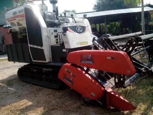 คูโบต้า DC70เล่มทะเบียน  1060ชั่วโมง นางฟ้าเลยครับ