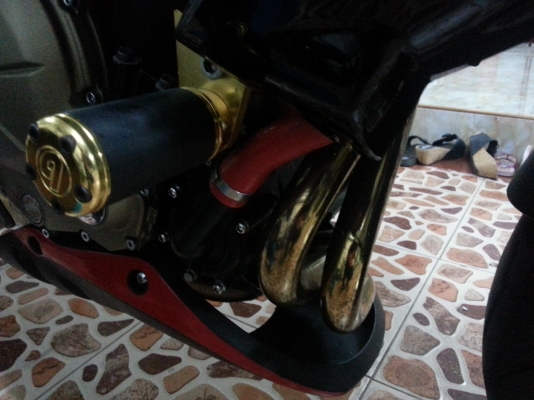 แลกรถสูตรวิบาก 250F กับ  ER 6 N สภาพใหม่ไม่ได้ขี่มาก 16000 กิโล ของแต่งเต็ม เลขทะเบียน 7 ก.ท.ม