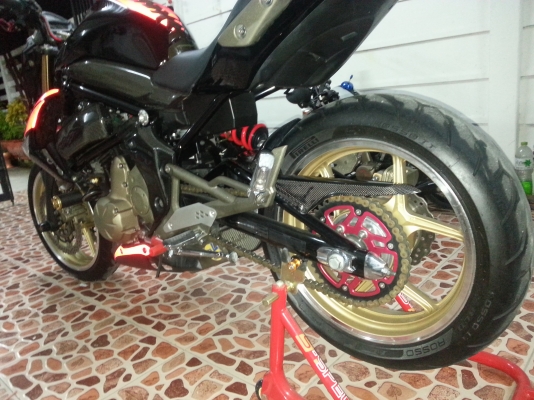 แลกรถสูตรวิบาก 250F กับ  ER 6 N สภาพใหม่ไม่ได้ขี่มาก 16000 กิโล ของแต่งเต็ม เลขทะเบียน 7 ก.ท.ม