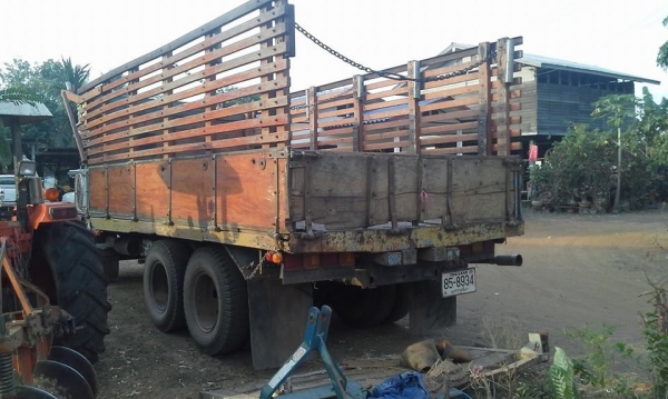 #  ขายแล้วครับ 290000. ขอบคุณเสี่ยจากกาฬสินธิ์ ขอบคุณ truck2hand ครับ ด่วน สิบล้อ 2 เพลาเดิมๆ EH 700  168 HP