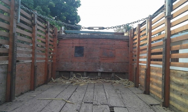 #  ขายแล้วครับ 290000. ขอบคุณเสี่ยจากกาฬสินธิ์ ขอบคุณ truck2hand ครับ ด่วน สิบล้อ 2 เพลาเดิมๆ EH 700  168 HP