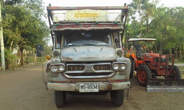 #  ขายแล้วครับ 290000. ขอบคุณเสี่ยจากกาฬสินธิ์ ขอบคุณ truck2hand ครับ ด่วน สิบล้อ 2 เพลาเดิมๆ EH 700  168 HP