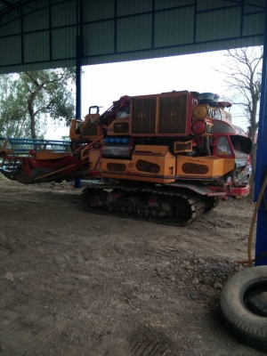 ขายรถเกี่ยวข้าวศักดิ์พัฒนาปี 56เครื่อง jo 8 cเทอโบสวยพร้อมใช้เช็คไว้แล้วราคา1380000