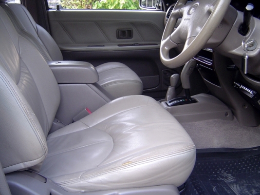 toyota sport cruiser d4d 4wd 3.0G ออโต้ ตัว top สวยจัด แต่งเพียบขายถูก