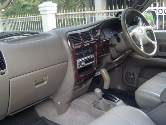 toyota sport cruiser d4d 4wd 3.0G ออโต้ ตัว top สวยจัด แต่งเพียบขายถูก