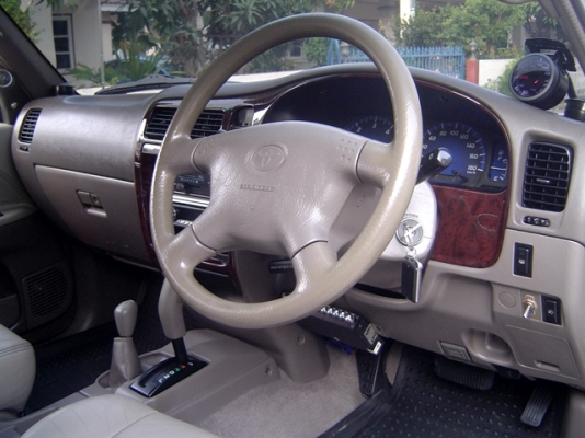 toyota sport cruiser d4d 4wd 3.0G ออโต้ ตัว top สวยจัด แต่งเพียบขายถูก