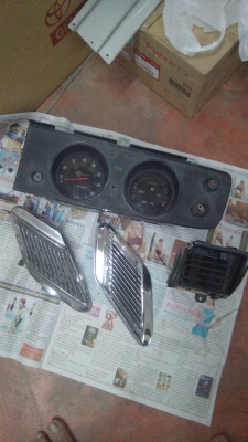 เรือนไมล์ ช่องลมข้างขวา ฝาปิดช่องลมเสาหลัง KE 20