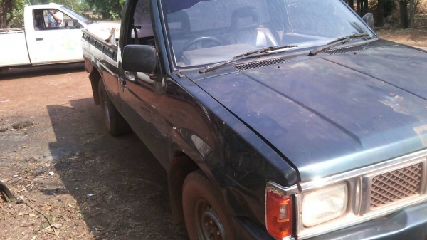 NISSAN BIG M 1.6Z กินแกส ปี36 ภาษีขาด 1ปี