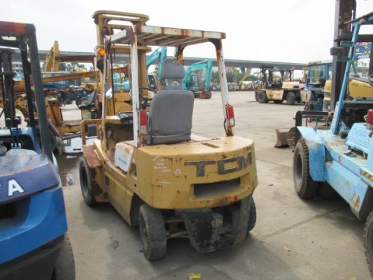 ขายรถยกTCM2.5Tดีเซล..ดีเซล...งาเทเสา4เมตร