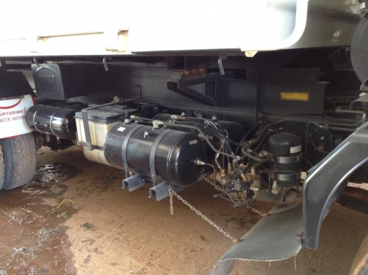 ISUZU FVZ 300 แรงม้า สภาพ 95\% รถปี56 ครับ รถวิ่ง 80000 โลเองครับ