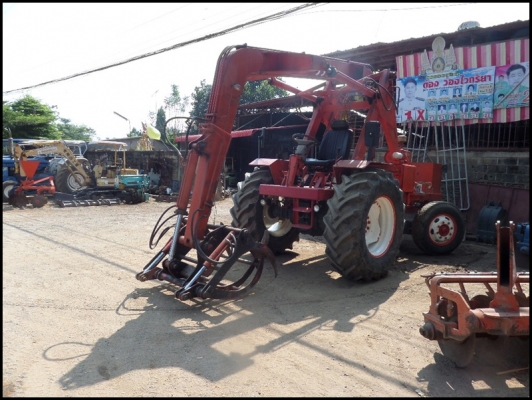 รถคีบอ้อยใช้รถไถฟอร์ดทำ สภาพดี พร้อมใช้ ยางดี คานหลังจังโบ้200 โทรสอบถาม 092-5192499 คุณสวน