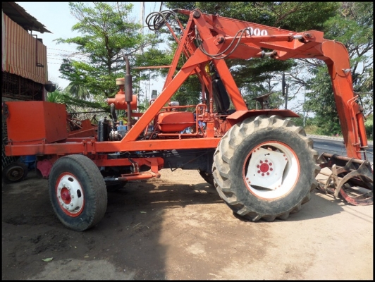 รถคีบอ้อยใช้รถไถฟอร์ดทำ สภาพดี พร้อมใช้ ยางดี คานหลังจังโบ้200 โทรสอบถาม 092-5192499 คุณสวน