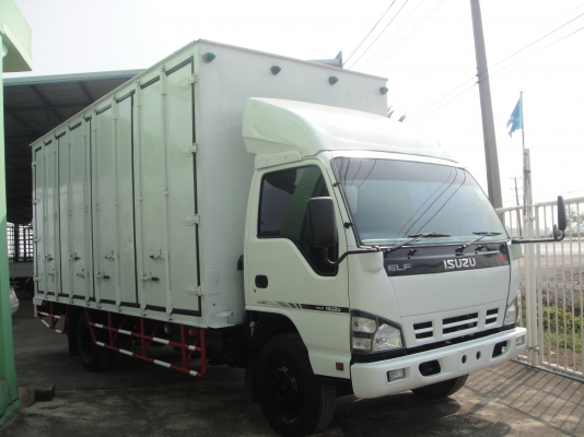 ISUZU NQR เครื่องยนต์ 4HK 175 แรง ตู้ 10 บาน ความยาว 5.50 เมตร ยางสภาพสวย พร้อมใช้งาน