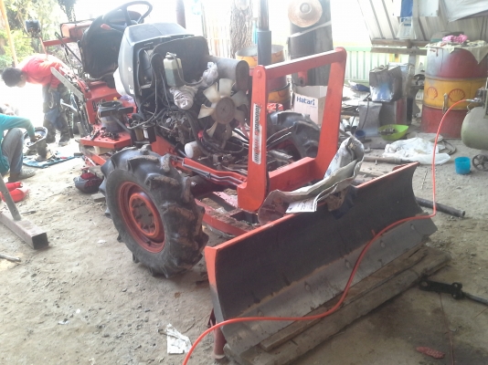 รับซ่อมแทรกเตอร์