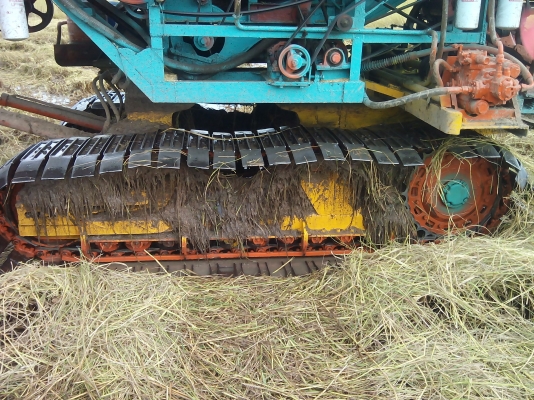 ขายรถเกี่ยวข้าว บางไทร อุ้ม 2.5 ตัน เครื่อง 195+ เทอร์โบตัวเดิน 12 ปั้มไดกิ้น 22 ขายรถเกี่ยวข้าว บางไทร อุ้ม 2.5 ตัน เครื่อง 195+ เทอร์โบตัวเดิน 12 ปั้มไดกิ้น 22