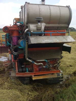 ขายรถเกี่ยวข้าว บางไทร อุ้ม 2.5 ตัน เครื่อง 195+ เทอร์โบตัวเดิน 12 ปั้มไดกิ้น 22 ขายรถเกี่ยวข้าว บางไทร อุ้ม 2.5 ตัน เครื่อง 195+ เทอร์โบตัวเดิน 12 ปั้มไดกิ้น 22