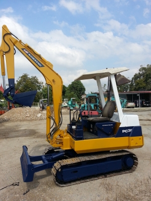 ราคาพิเศษ KOMATSU PC 30 รุ่น6 เก่าญี่ปุ่น สวยๆ 086-348-2188 พง ราคาพิเศษ KOMATSU PC 30 รุ่น6 เก่าญี่ปุ่น สวยๆ 086-348-2188 พง