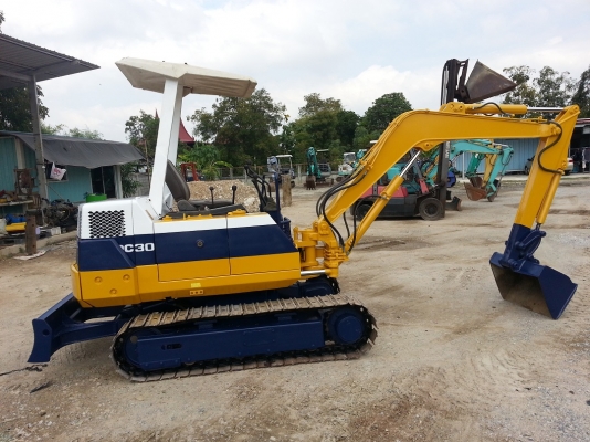 ราคาพิเศษ KOMATSU PC 30 รุ่น6 เก่าญี่ปุ่น สวยๆ 086-348-2188 พง ราคาพิเศษ KOMATSU PC 30 รุ่น6 เก่าญี่ปุ่น สวยๆ 086-348-2188 พง