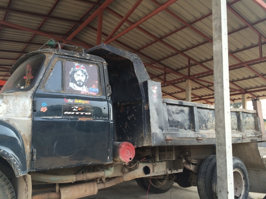 ขายรถหกล้อดั้มหัวยาวอีซุซุ/เครื่อง6BF/175 เฟืองท้ายฟูโซ่634เกียร์ร๊อคมีแอร์รถใช้งานอยู่ปากช่อง