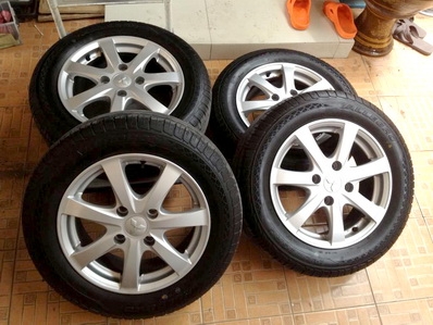 แม็กซ์ 15 Newlancer 4รู114 ยางป้ายแดงใหม่มาก แยกขายได้รายละเอียดด้านในครับ